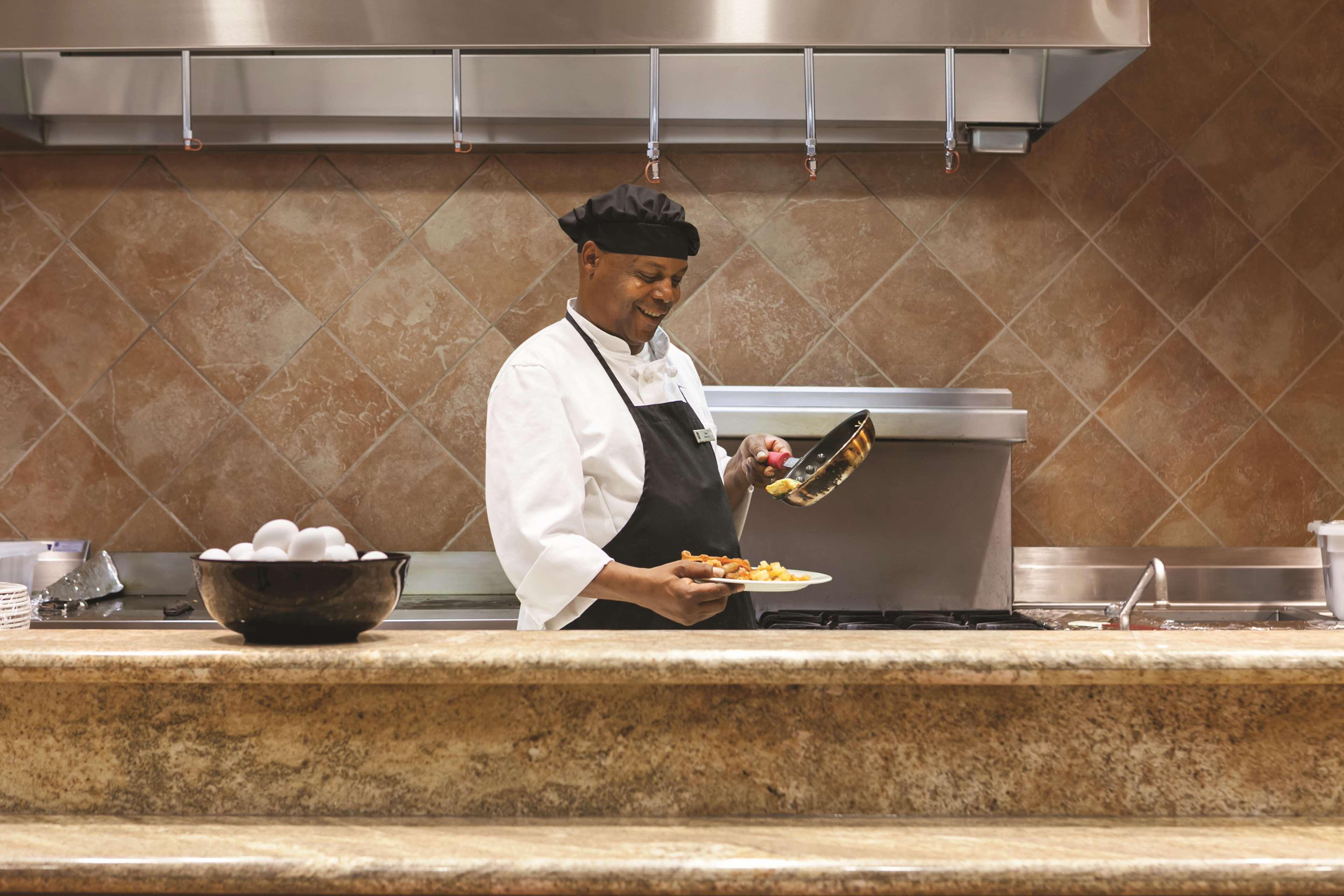 Embassy Suites Omaha- La Vista/ Hotel & Conference Center מסעדה תמונה